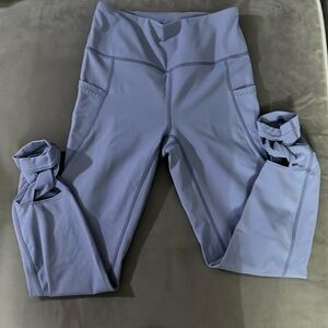 Free people movement lilac xs capri leggings 2 pockets and bottom pant cutouts